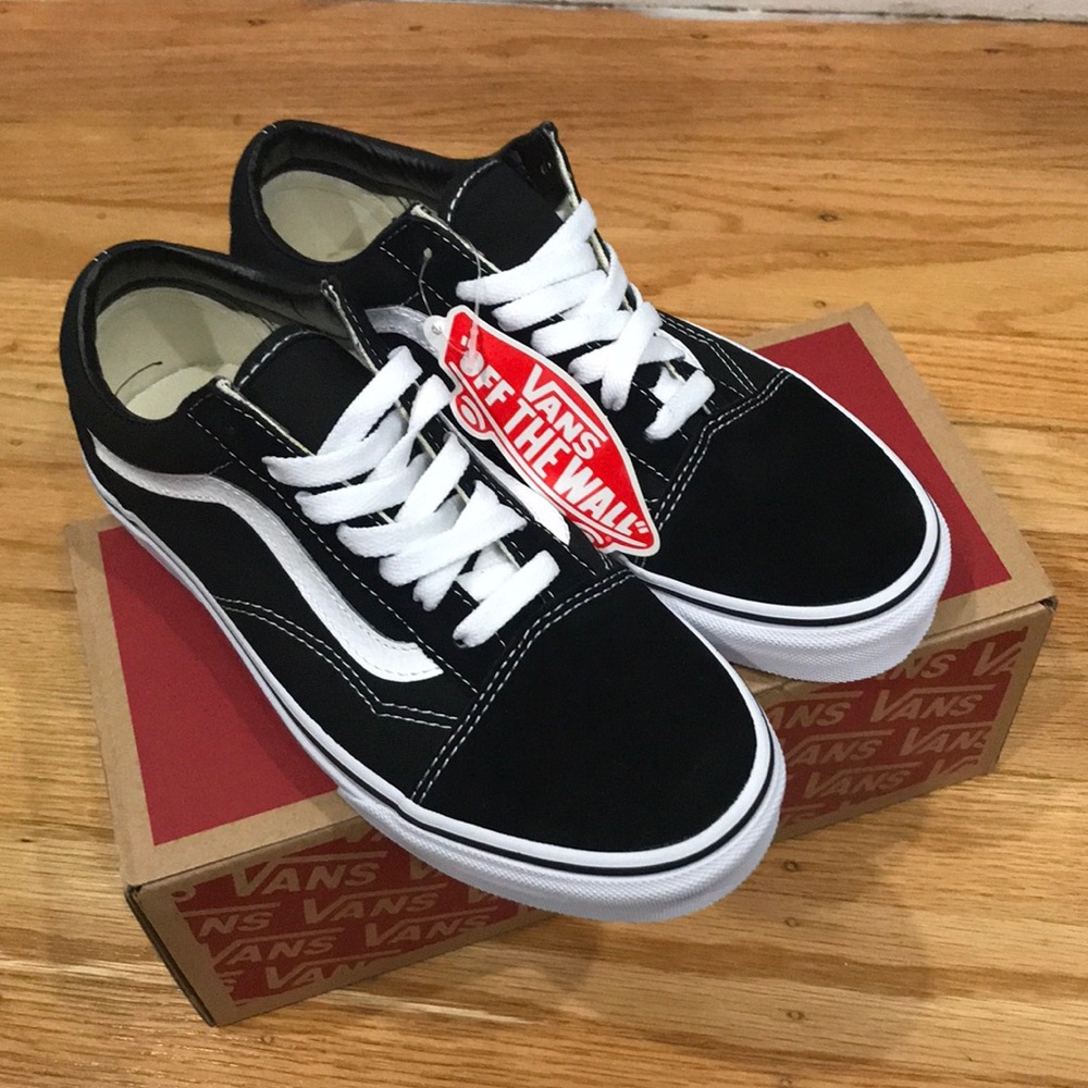 [SOLD] New with Box VANS old skool classic